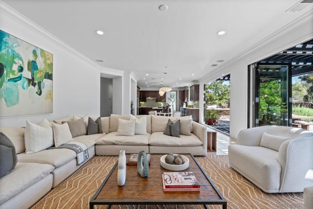 11577 Sweet Willow Way, San Diego CA: https://media.crmls.org/mediaz/27f23670-9843-4f4f-9b29-dfd495827863.jpg