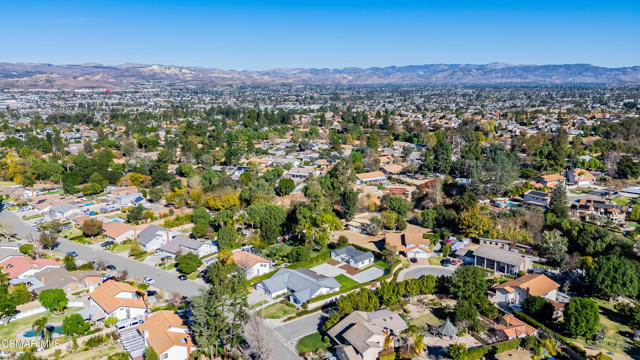 568 Bristol Avenue, Simi Valley CA: https://media.crmls.org/mediaz/27f23764-27f9-4806-ac58-4caedddacd16.jpg