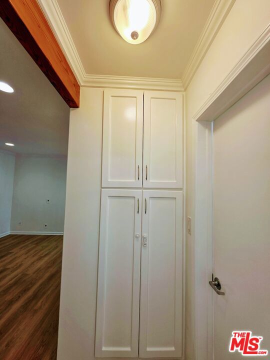 626 Broadway Street, Venice CA: https://media.crmls.org/mediaz/27f3ca75-1ab6-4c5a-833f-956d96cb50c4.jpg
