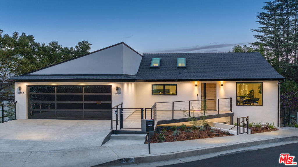 11583 Sunshine Terrace