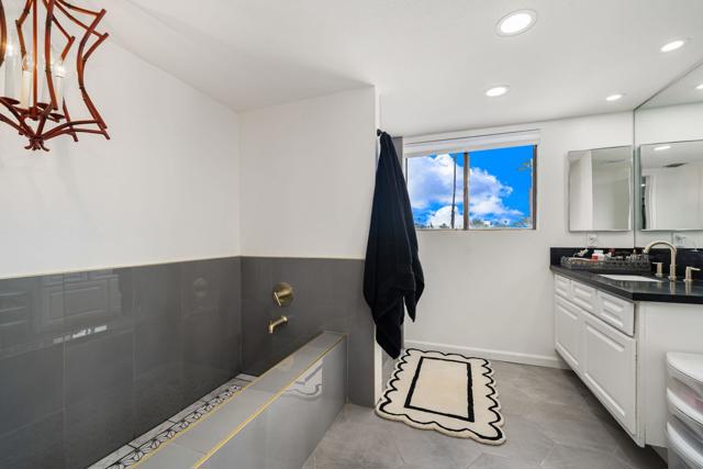 37710 37710 Los Cocos Drive E E Drive, Rancho Mirage CA: https://media.crmls.org/mediaz/27f4a2d1-11bc-40fe-885e-c83f1aae2300.jpg