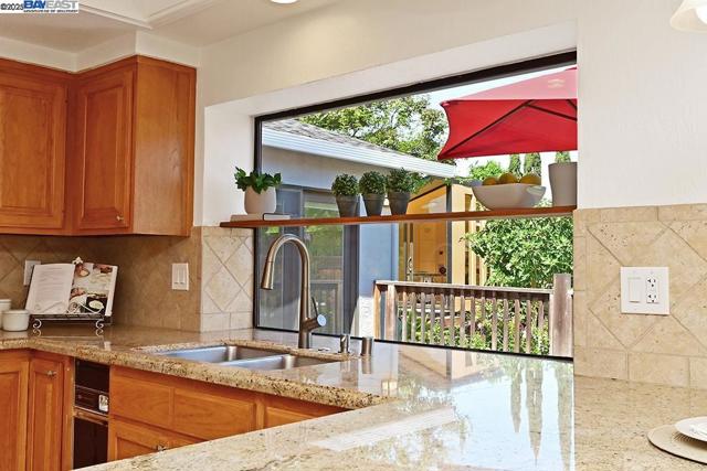 1492 Windsor Way, Livermore CA: https://media.crmls.org/mediaz/27f4dde0-ad92-4f30-9362-9565ca106cee.jpg