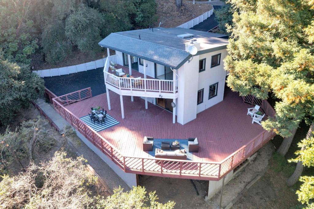10348 West Drive