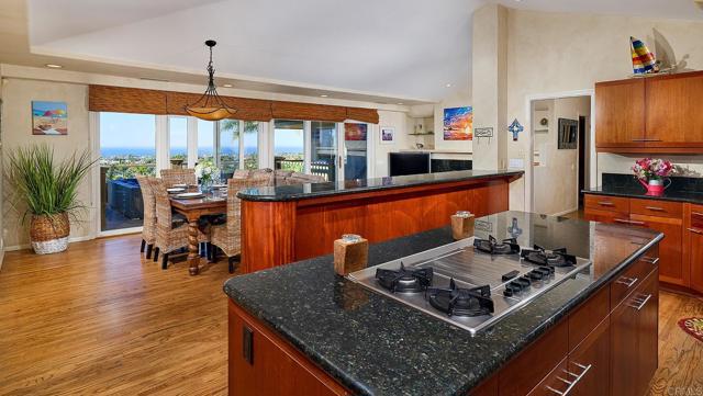 Detail Gallery Image 8 of 35 For 4135 Skyline Rd, Carlsbad,  CA 92008 - 4 Beds | 4/1 Baths