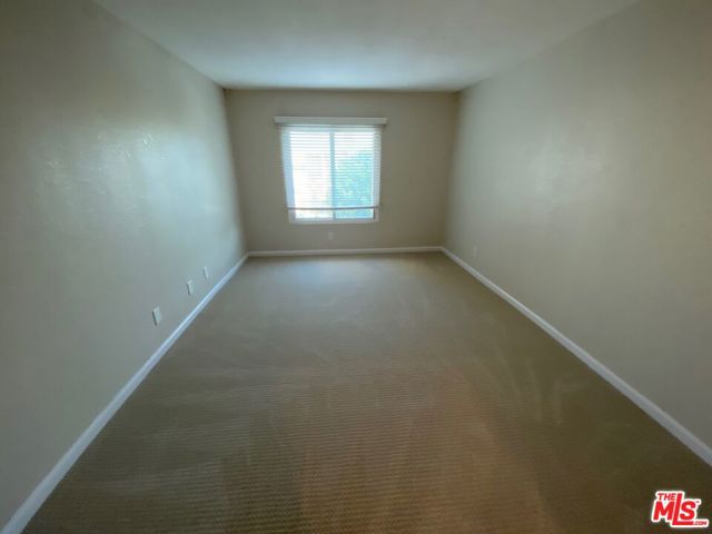 435 E Tamarack Avenue, Inglewood CA: https://media.crmls.org/mediaz/27f65a9a-88d8-4cc7-ba37-ffd174e919c0.jpg