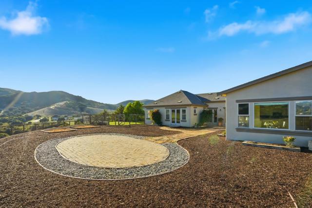 979 Via Rodriguez, San Juan Bautista CA: https://media.crmls.org/mediaz/27f6dbe3-1466-40ba-8b86-64fa63edbdd6.jpg