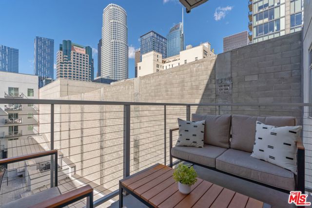 645 W 9th Street, Los Angeles CA: https://media.crmls.org/mediaz/27f722c2-71a2-4de5-a2ff-4660677272e7.jpg