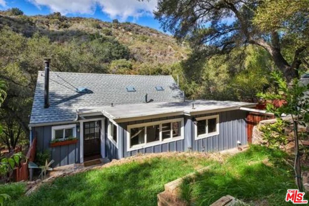 638 N Topanga Canyon Boulevard