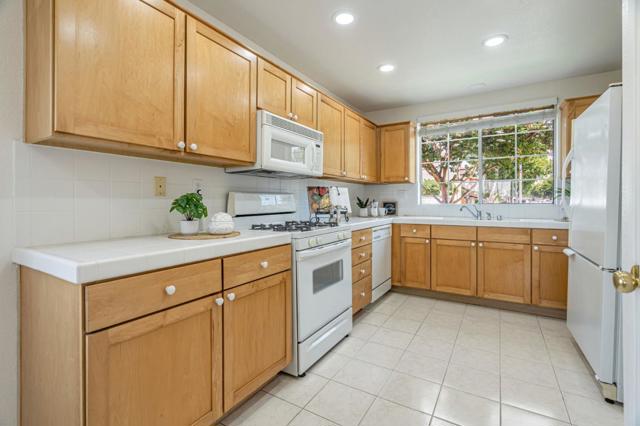 1517 Hermocilla Way, San Jose CA: https://media.crmls.org/mediaz/27f7276c-704f-4885-830f-5dc266be156a.jpg