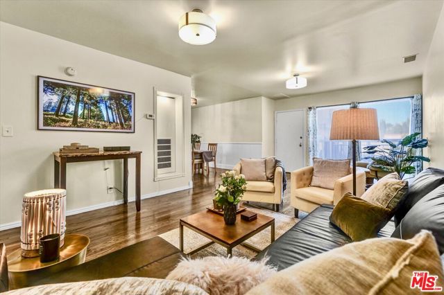 11670 W Sunset Boulevard, Los Angeles CA: https://media.crmls.org/mediaz/27f7ca01-ceb0-4b7b-b7fd-ebf62fee4613.jpg