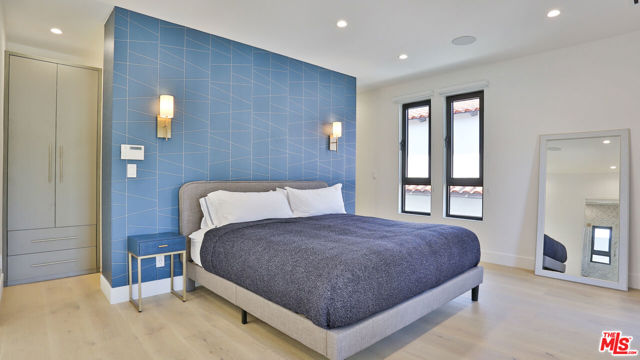 842 S Ogden Drive, Los Angeles CA: https://media.crmls.org/mediaz/27f82976-638d-4ffa-8e2f-9aaa3bbd6bdc.jpg