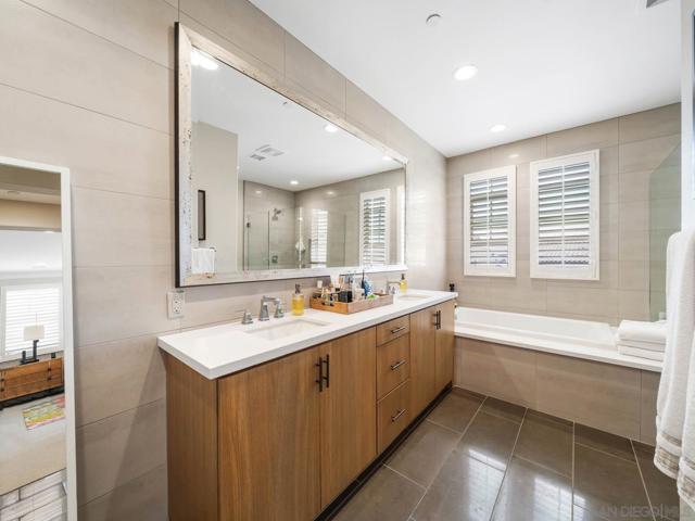 916 Camino Aldea, Chula Vista CA: https://media.crmls.org/mediaz/27f888db-9c0a-46e9-be4b-c50253619341.jpg