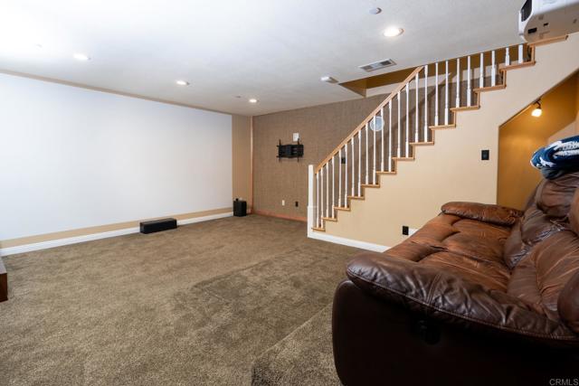 Detail Gallery Image 14 of 36 For 8364 Lake Ashwood Ave, San Diego,  CA 92119 - 4 Beds | 2/1 Baths