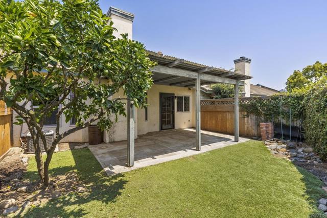 Detail Gallery Image 1 of 35 For 2425 Hawthorn Glen, Escondido,  CA 92027 - 3 Beds | 2 Baths