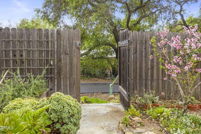 308 Topa Topa Drive, Ojai CA: https://media.crmls.org/mediaz/27f9846c-84e7-492a-82ac-754211508940.jpg