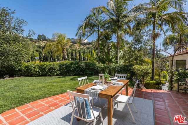 941 N Norman Place, Los Angeles CA: https://media.crmls.org/mediaz/27f98ced-0104-4b2d-a0c6-8da4c782d73b.jpg