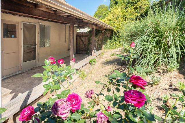 4975 Whipple Way, San Diego CA: https://media.crmls.org/mediaz/27fa5fea-574f-4f32-8d3f-f189a5eac067.jpg