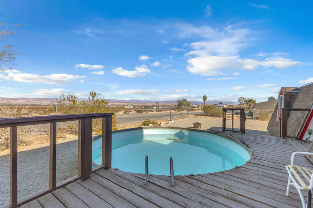 71915 Samarkand Drive, 29 Palms CA: https://media.crmls.org/mediaz/27faf356-3d68-4835-bfeb-aaabc85e6864.jpg