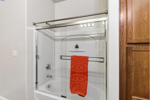 5512 Sagehen Ct, Loomis CA: https://media.crmls.org/mediaz/27fb27e2-579d-4a42-9f8b-6b5a34253ef2.jpg