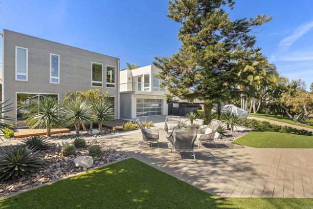 Detail Gallery Image 2 of 35 For 419 Parkwood Ln, Encinitas,  CA 92024 - 4 Beds | 3/1 Baths