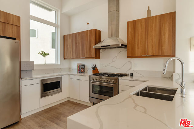 1124 W Panorama Way, Los Angeles CA: https://media.crmls.org/mediaz/27fbcde0-c951-411a-96ea-130edbcfa639.jpg
