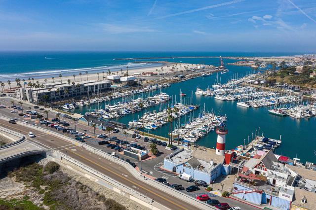 Image 43 of 45 For 999 Pacific St  D011