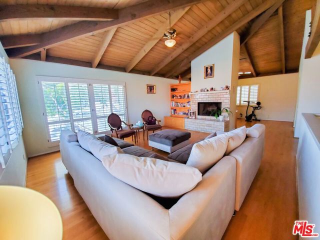 1643 5th Street, Manhattan Beach, California 90266, 4 Bedrooms Bedrooms, ,2 BathroomsBathrooms,Single Family Residence,For Sale,5th,24430795