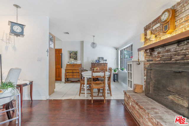 17503 Runnymede Street, Lake Balboa CA: https://media.crmls.org/mediaz/27fc9bd0-10de-4d12-a0c4-4101d4d3b401.jpg