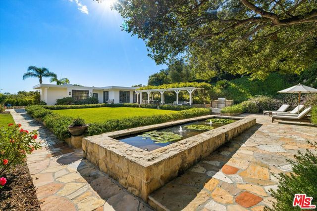 880 Knollwood Drive, Santa Barbara CA: https://media.crmls.org/mediaz/27fcd8e1-5057-48a7-890a-d39f1bddf7cc.jpg