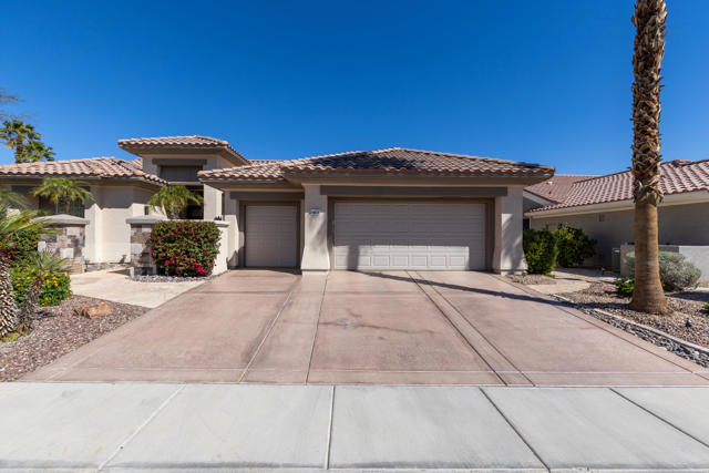 78210 Gray Hawk Drive, Palm Desert CA: https://media.crmls.org/mediaz/27fcdd5f-3095-4c78-b8dd-e7d9aa6a6868.jpg