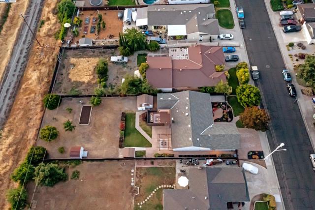 613 Joyce St, Livermore CA: https://media.crmls.org/mediaz/27fd5495-22c6-4c9e-85c3-6f3b1a695989.jpg