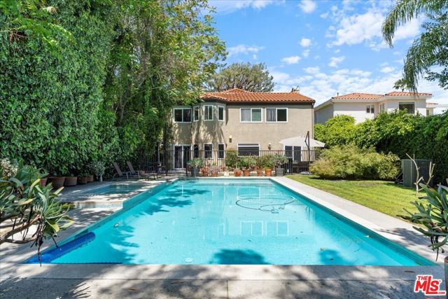 12834 Landale Street, Studio City CA: https://media.crmls.org/mediaz/27fe1eeb-97de-40b8-920d-c91bc2b75322.jpg