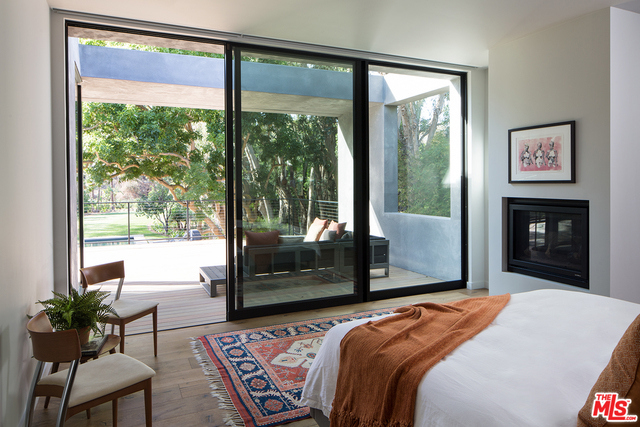 6254 Busch Drive, Malibu CA: https://media.crmls.org/mediaz/27fe1f4a-1fc0-4874-a8c1-f92736883da6.jpg