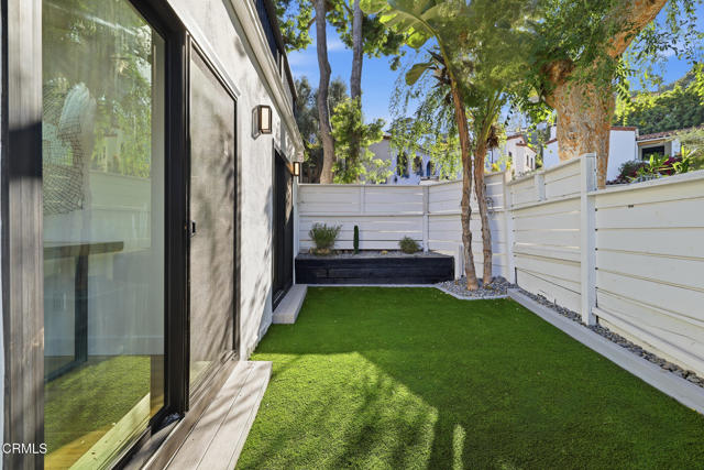 Detail Gallery Image 39 of 63 For 2001 Kenilworth Avenue Ave, Los Angeles,  CA 90039 - 4 Beds | 4 Baths