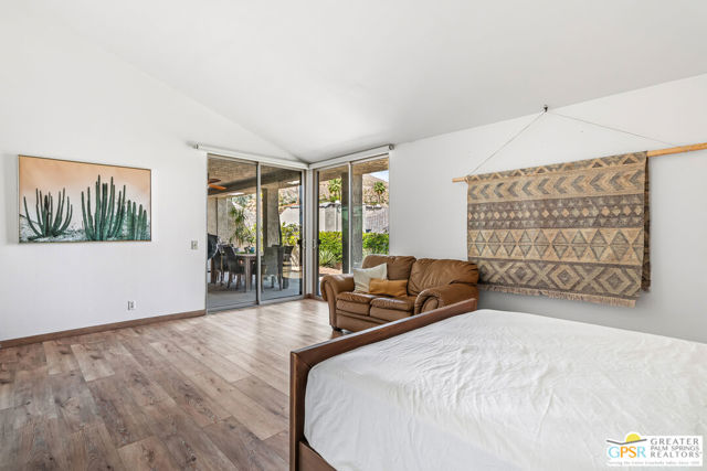 120 E Perlita Circle, Palm Springs, CA 92264