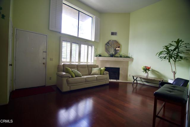 Detail Gallery Image 2 of 31 For 1931 E Huntington Dr #F,  Duarte,  CA 91010 - 3 Beds | 3 Baths