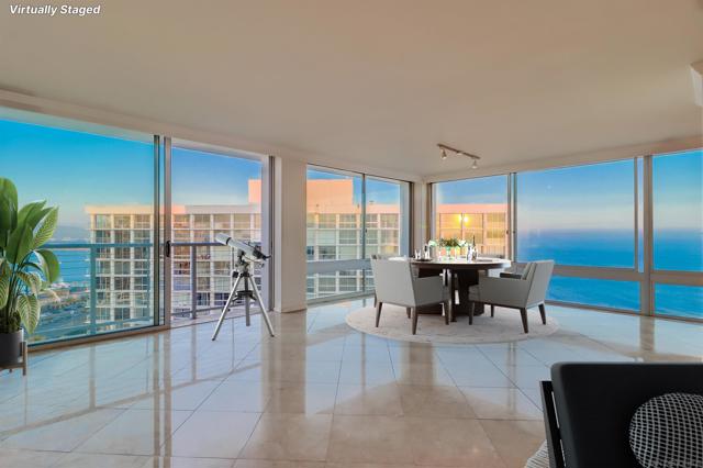 1720 Avenida Del Mundo, Coronado CA: https://media.crmls.org/mediaz/2801c189-6c19-47be-adcf-a84cfdc6a0d4.jpg