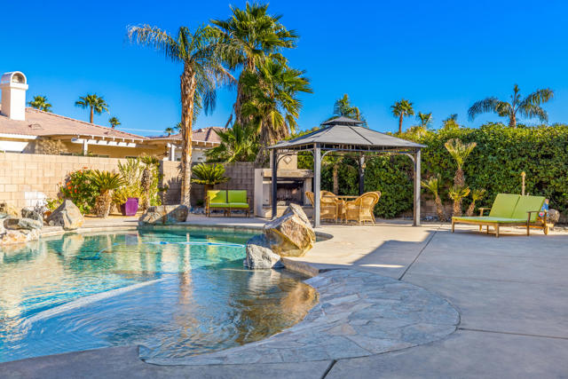 79704 Castille Drive, La Quinta CA: https://media.crmls.org/mediaz/2801ce83-6260-4d89-ba61-ef3ecac1b406.jpg