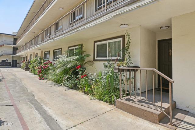 Detail Gallery Image 2 of 11 For 1935 Alpha Rd #310,  Glendale,  CA 91208 - 3 Beds | 2 Baths