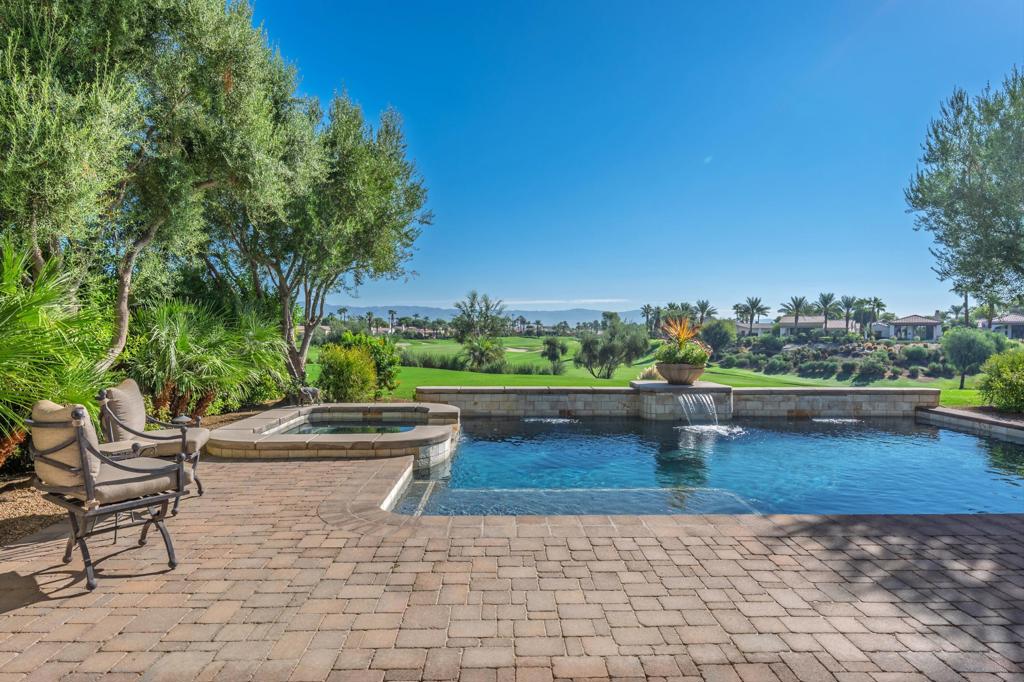 MLS #219136610DA image #2