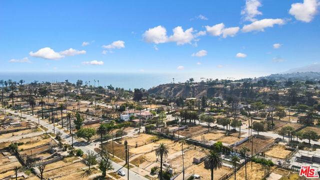 709 Swarthmore Avenue, Pacific Palisades CA: https://media.crmls.org/mediaz/2802a1fa-6ff6-413e-a874-fe094db12bc1.jpg