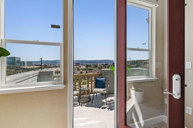 58 Pointe View Place, South San Francisco CA: https://media.crmls.org/mediaz/28031877-4fed-428f-a450-60c3411d16e1.jpg