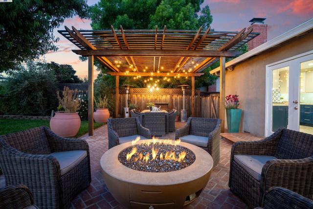 3644 Ashwood Drive, Pleasanton CA: https://media.crmls.org/mediaz/280358c7-cf42-42a9-8e0c-c18f76e7c129.jpg