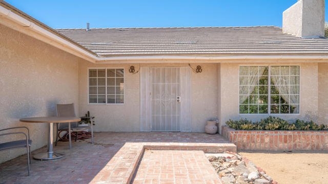 8582 Frontera Avenue, Yucca Valley CA: https://media.crmls.org/mediaz/28041d4a-514d-4dd2-ab30-8ef9f41550d2.jpg