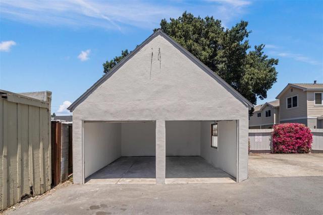315 Grand Boulevard, San Mateo CA: https://media.crmls.org/mediaz/280458ec-d3d3-4a4d-a9a1-4de102abd9fd.jpg
