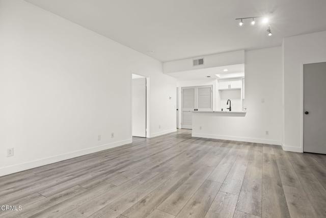 Detail Gallery Image 7 of 27 For 2065 Blackberry Cir, Oxnard,  CA 93036 - 1 Beds | 1 Baths