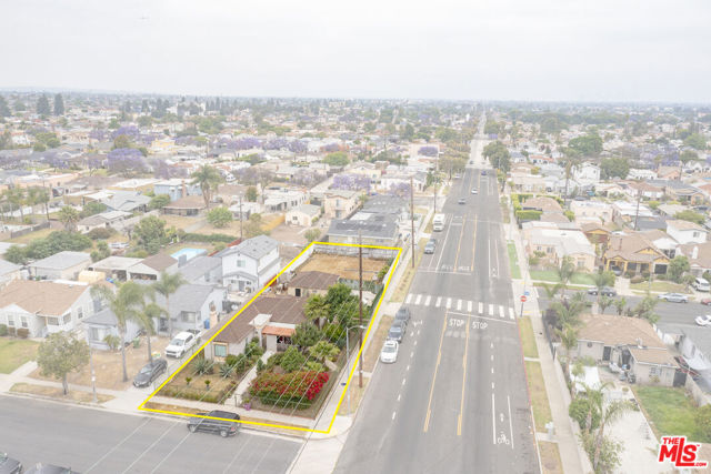 701 W 112th Street, Los Angeles CA: https://media.crmls.org/mediaz/2804ff6c-d124-4e7b-b65b-3b1e88142ef6.jpg