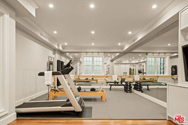 1232 Corsica Drive, Pacific Palisades CA: https://media.crmls.org/mediaz/28058d93-de29-4785-8002-9ea0395ed244.jpg
