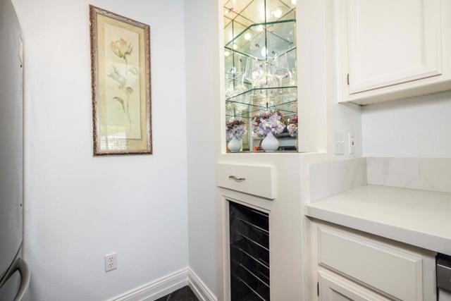 2309 Hastings Shore Lane, Redwood City CA: https://media.crmls.org/mediaz/28059676-eed3-4fa8-af23-db7e9460600e.jpg