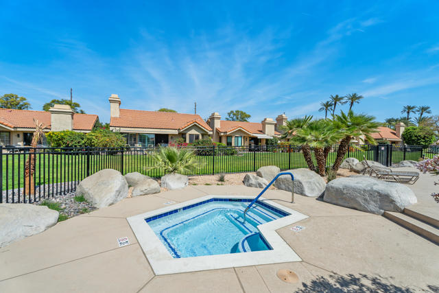 9 Acapulco Drive, Palm Desert CA: https://media.crmls.org/mediaz/2805a634-6494-4b1f-9ce3-3a458b19bd55.jpg